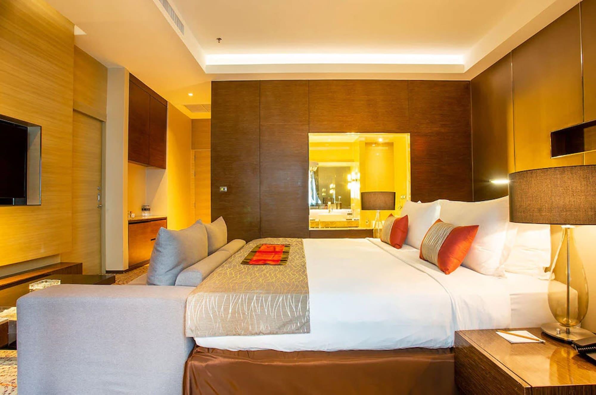 Graceland Bangkok By Grace Hotel - Sha Extra Plus Exterior foto