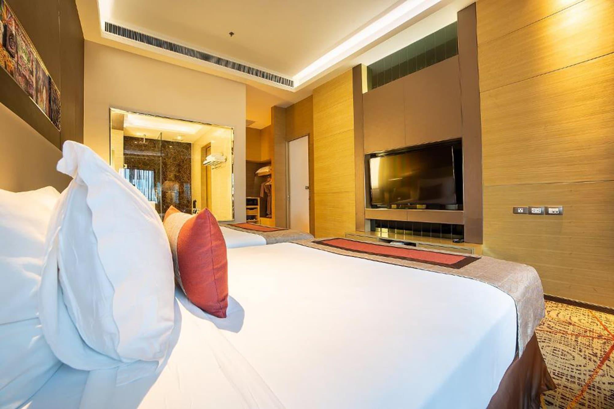 Graceland Bangkok By Grace Hotel - Sha Extra Plus Exterior foto